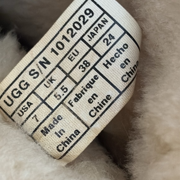 UGG Remora Chestnut Buckle Winter Boot Size 7 - Picture 12 of 12